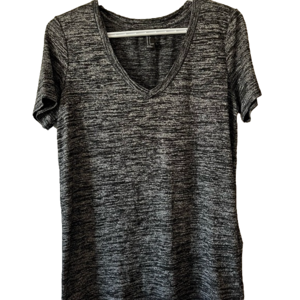 Forever 21 v-neck tee shirt size small